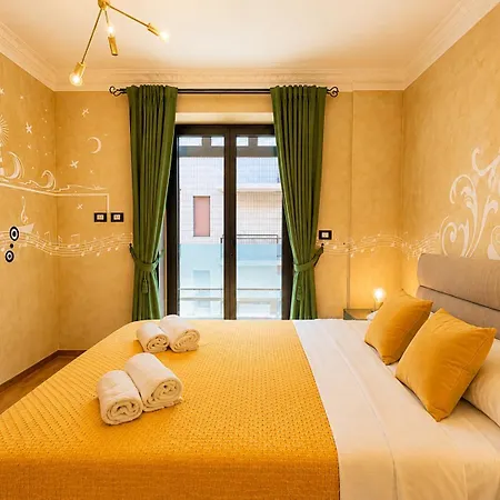 Palazzo Geisha - In Pieno Centro A 2 Passi Dal Mare - 4 Posti Letto شقة *