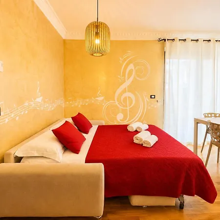 Palazzo Geisha - In Pieno Centro A 2 Passi Dal Mare - 4 Posti Letto Apartment *