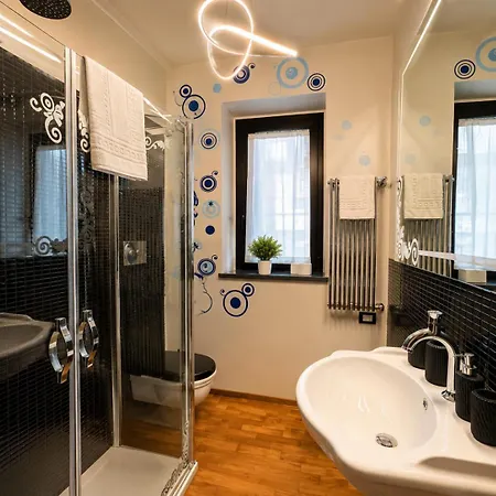 شقة Palazzo Geisha - In Pieno Centro A 2 Passi Dal Mare - 4 Posti Letto بيسكارا