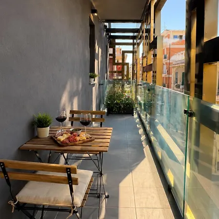 Palazzo Geisha - In Pieno Centro A 2 Passi Dal Mare - 4 Posti Letto Apartment *